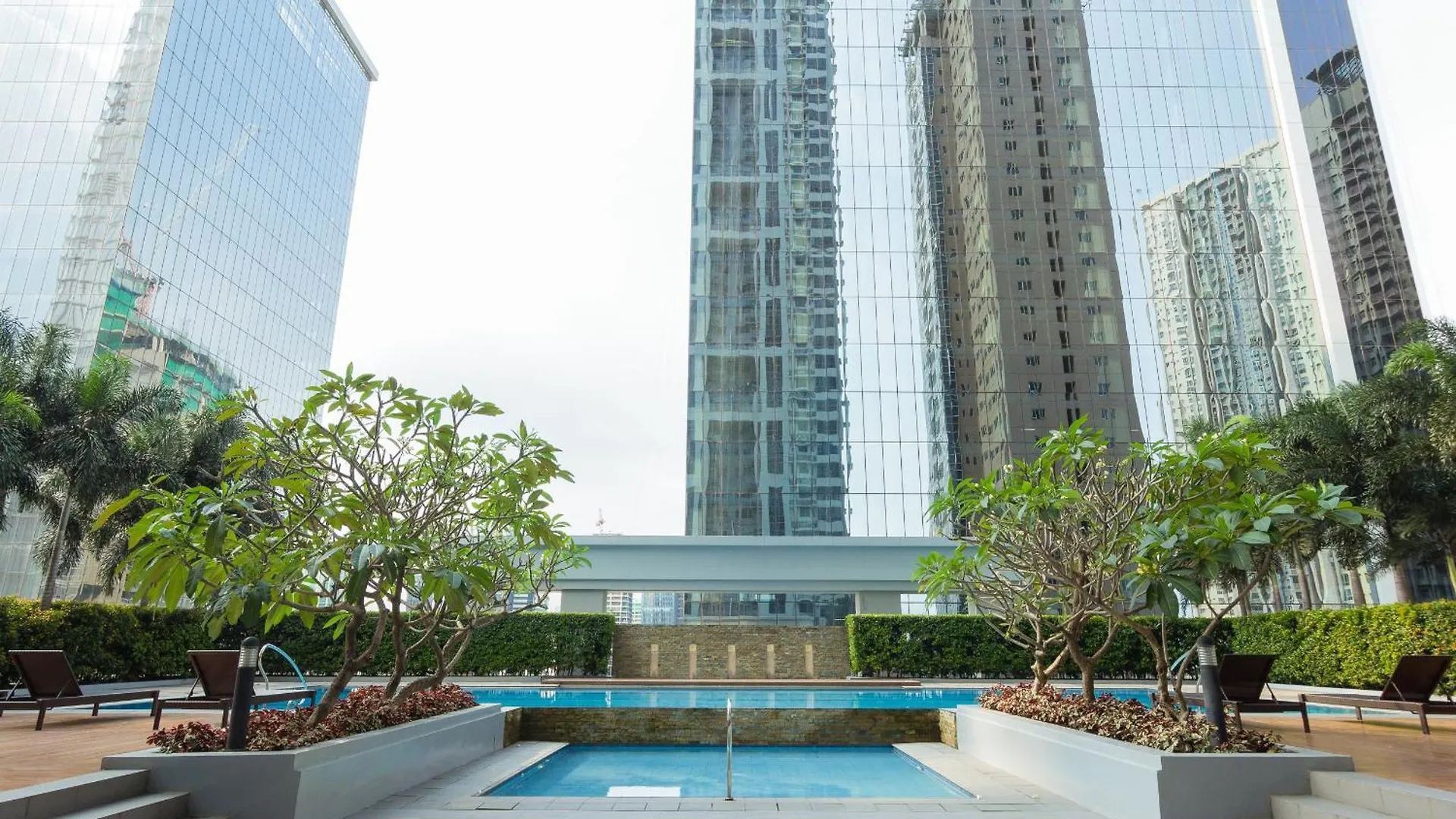 Hotel Full-Serviced Residential Apartment In The Infinity, Bgc Manila