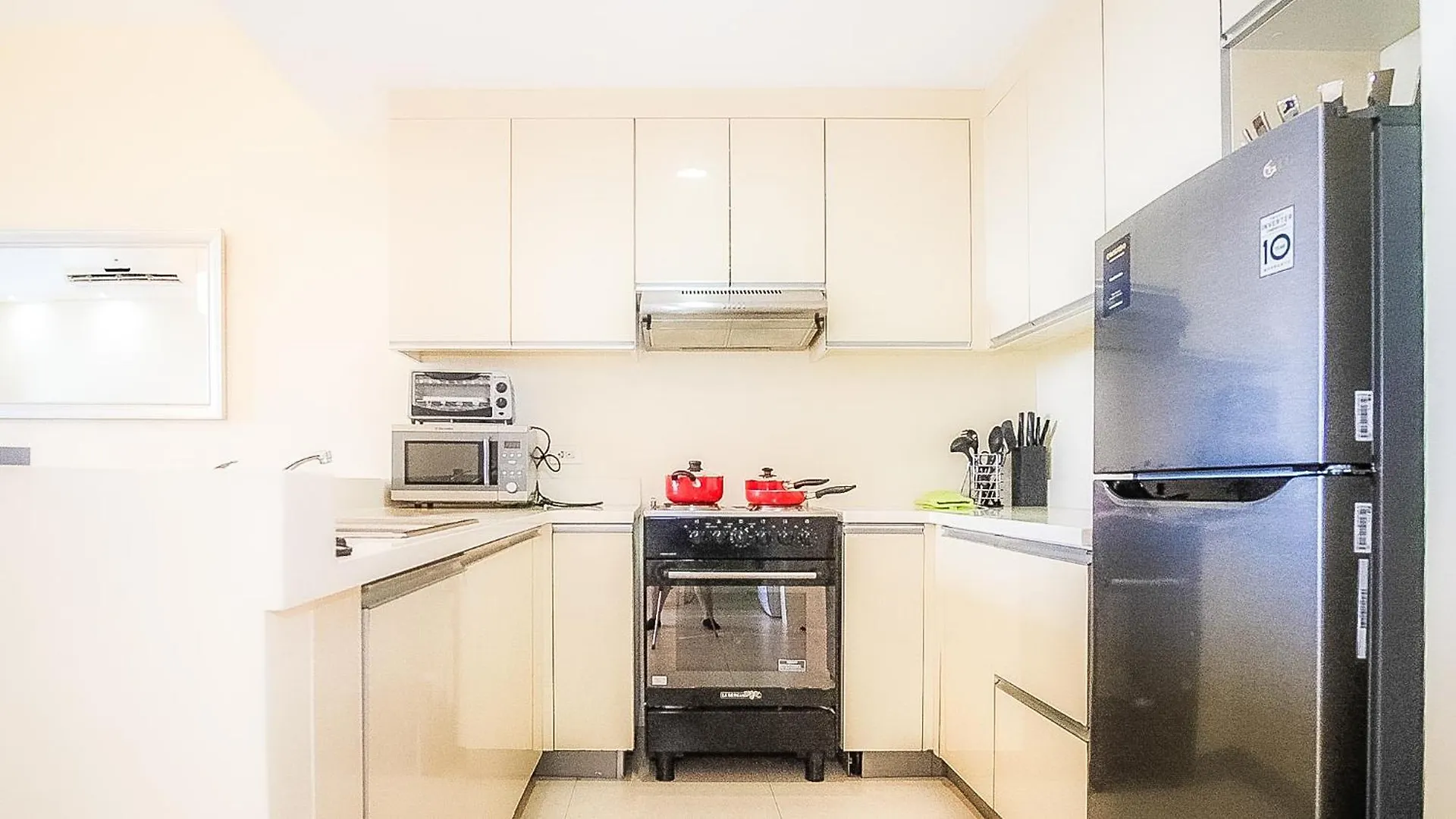 Full-Serviced Residential Apartment In The Infinity, Bgc Manila