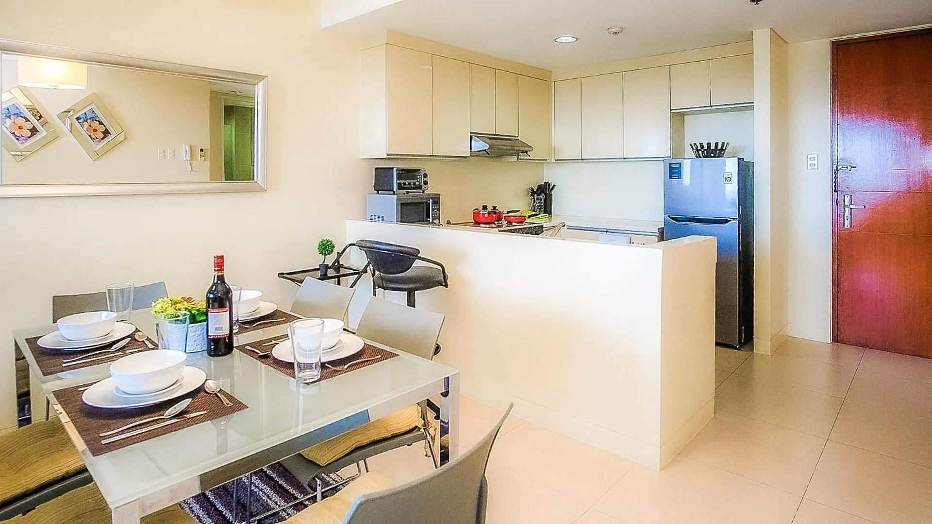 Full-Serviced Residential Apartment In The Infinity, Bgc Manila Hotel