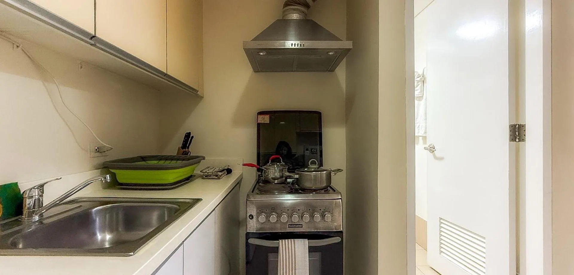 Full-Serviced Residential Apartment In The Infinity, Bgc Manila Hotel