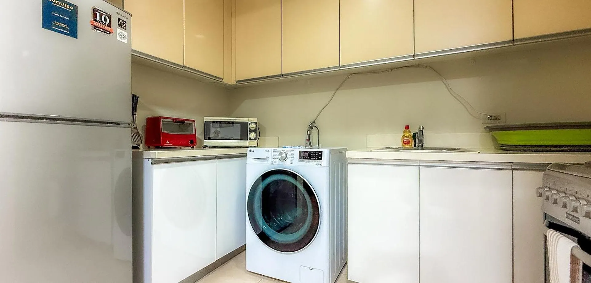 Hotel Full-Serviced Residential Apartment In The Infinity, Bgc Manila Philippines