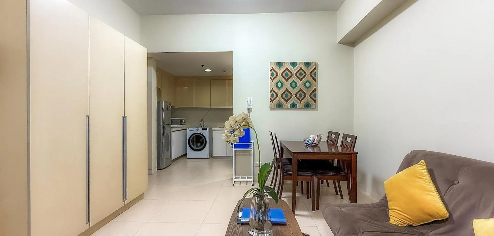 Hotel Full-Serviced Residential Apartment In The Infinity, Bgc Manila Philippines