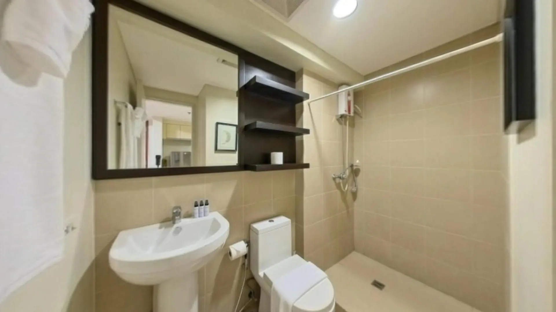 Hotel Full-Serviced Residential Apartment In The Infinity, Bgc Manila